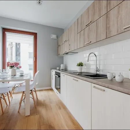 P&o Serviced Solec Apartment Warsaw