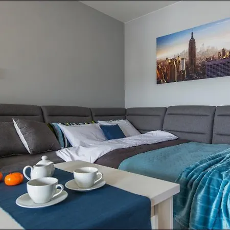 P&o Serviced Solec Apartment Warschau