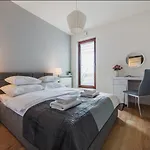 P&o Serviced Solec Apartament *