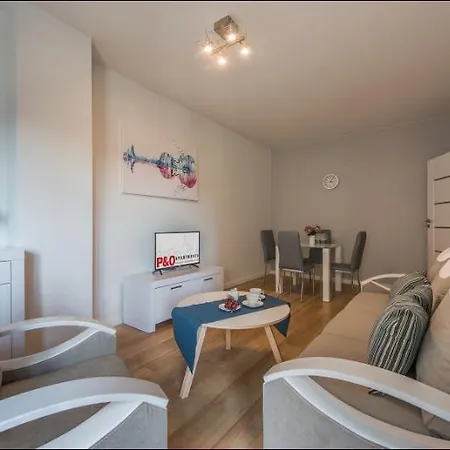 P&o Serviced Solec Apartman Varsó